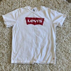 Levi’s t-shirt
